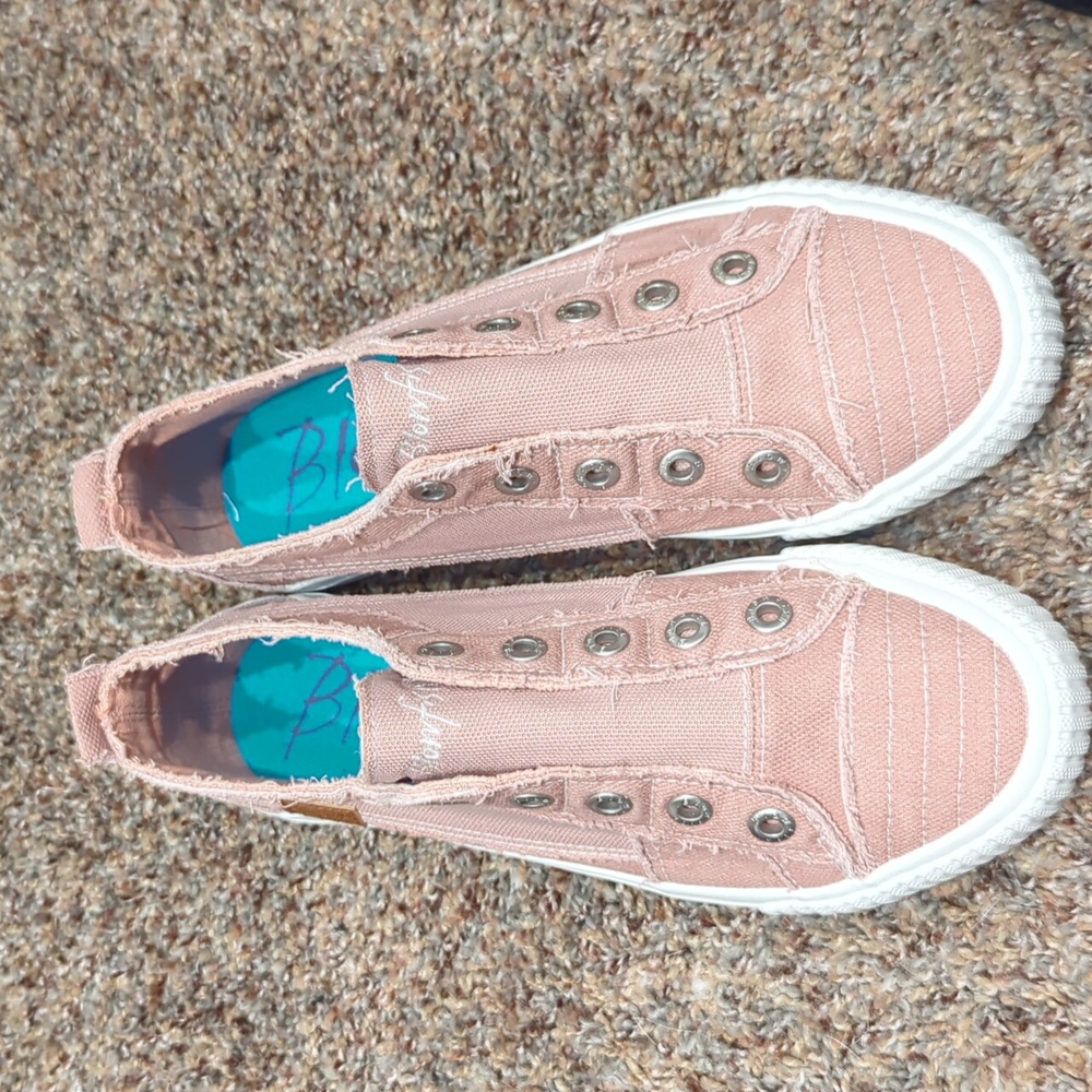 Blowfish Dusty Rose Low Top Sneaker Sz 9